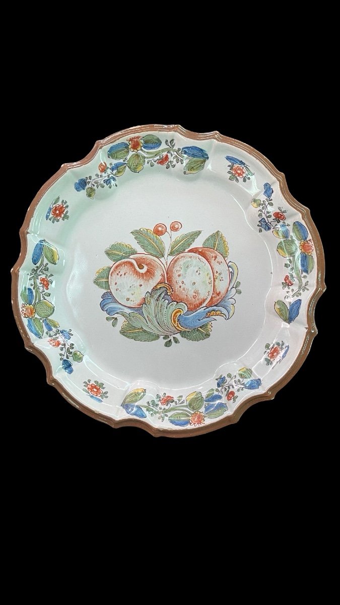 Three Majolica Plates With Lobed Brim And High-fire Decoration Of 'baroque Fruit'. -photo-3