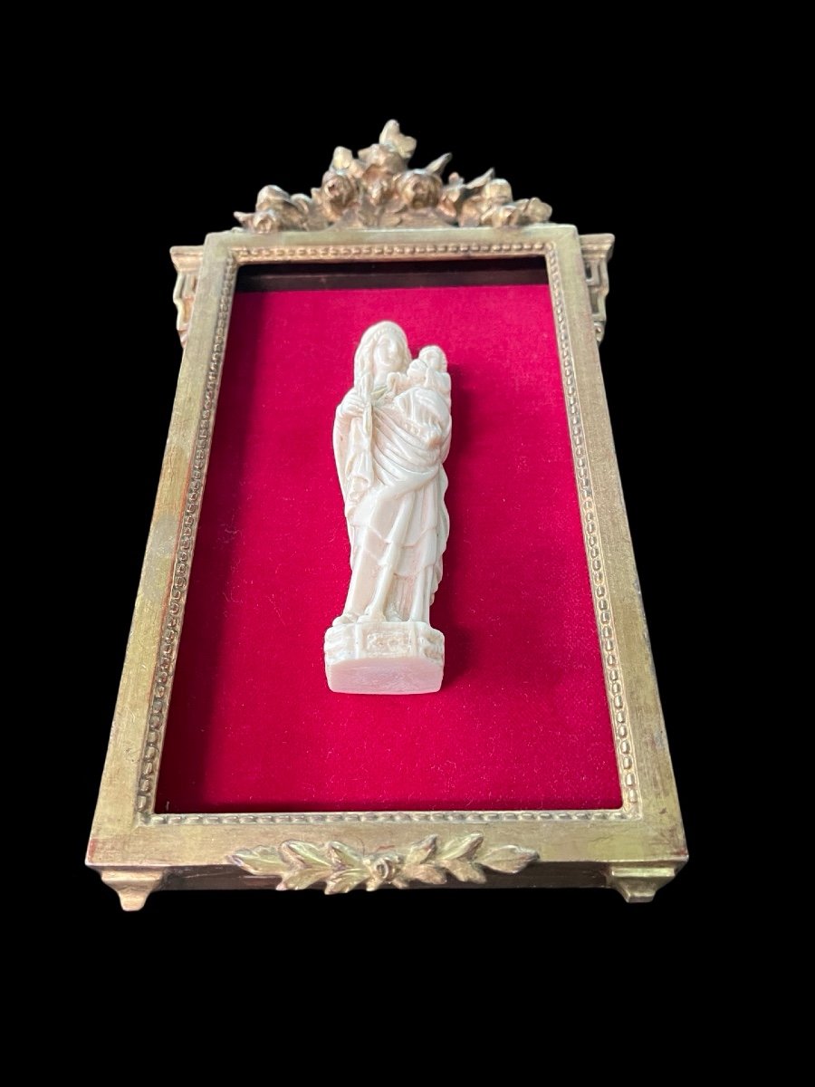 Ivory Bas-relief Sculpture Depicting Madonna And Child. -photo-4