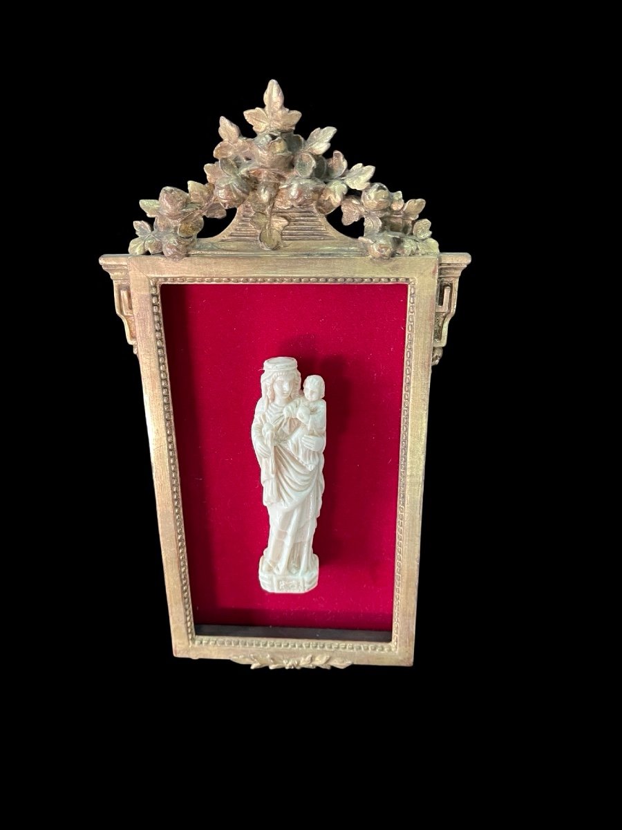 Ivory Bas-relief Sculpture Depicting Madonna And Child. -photo-2