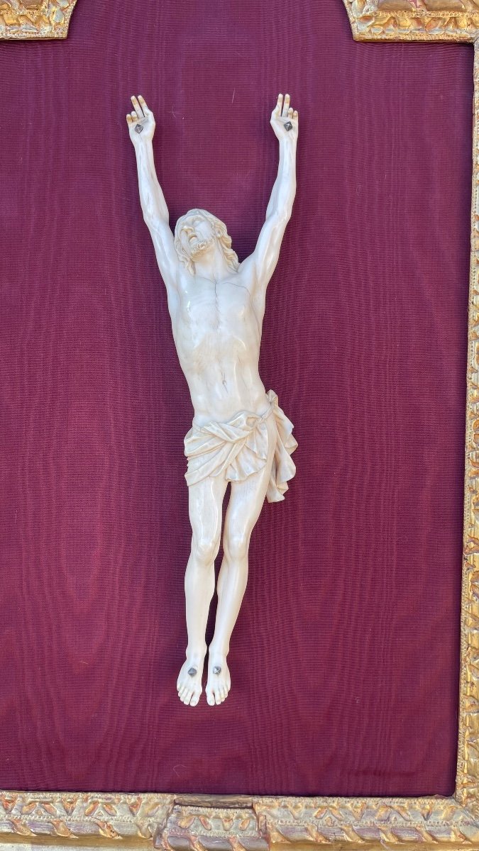 Christ Carved From A Single Piece Of Ivory -photo-2