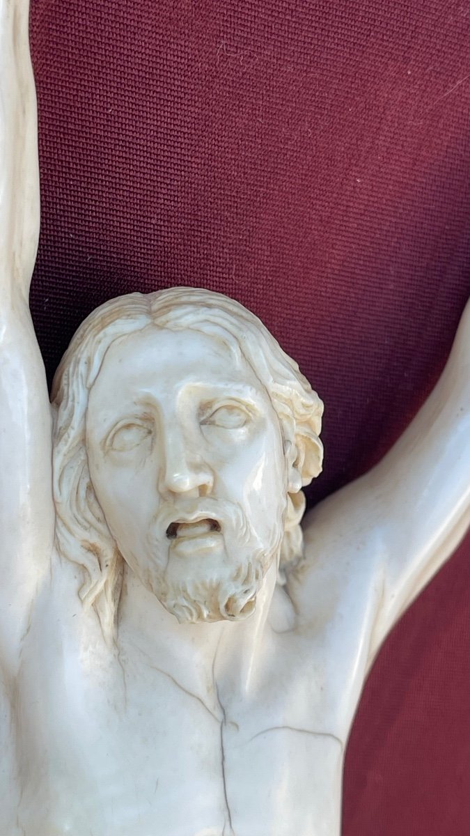 Christ Carved From A Single Piece Of Ivory -photo-3