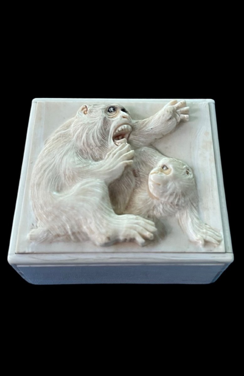 Ivory Box With Lid Engraved With Two Monkeys In High Relief. 