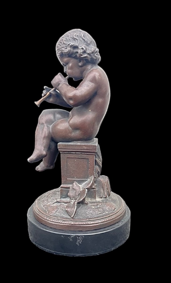 Petite Sculpture En Bronze Représentant Un Putto Jouant De La Flûte. -photo-3