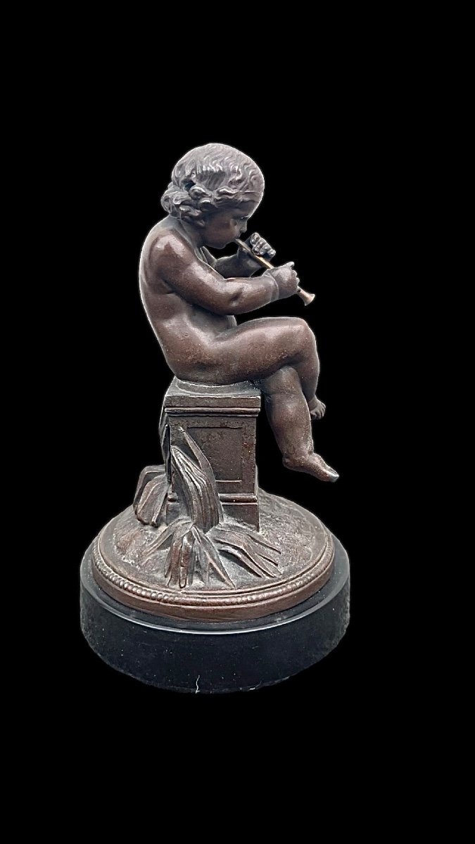 Petite Sculpture En Bronze Représentant Un Putto Jouant De La Flûte. -photo-4