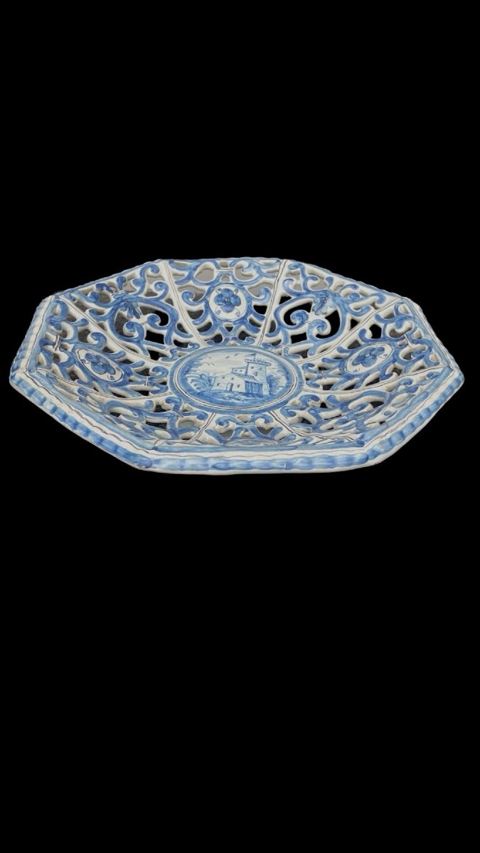 Octagonal-shaped Perforated Majolica Plate With A Monochrome Turquoise -photo-3