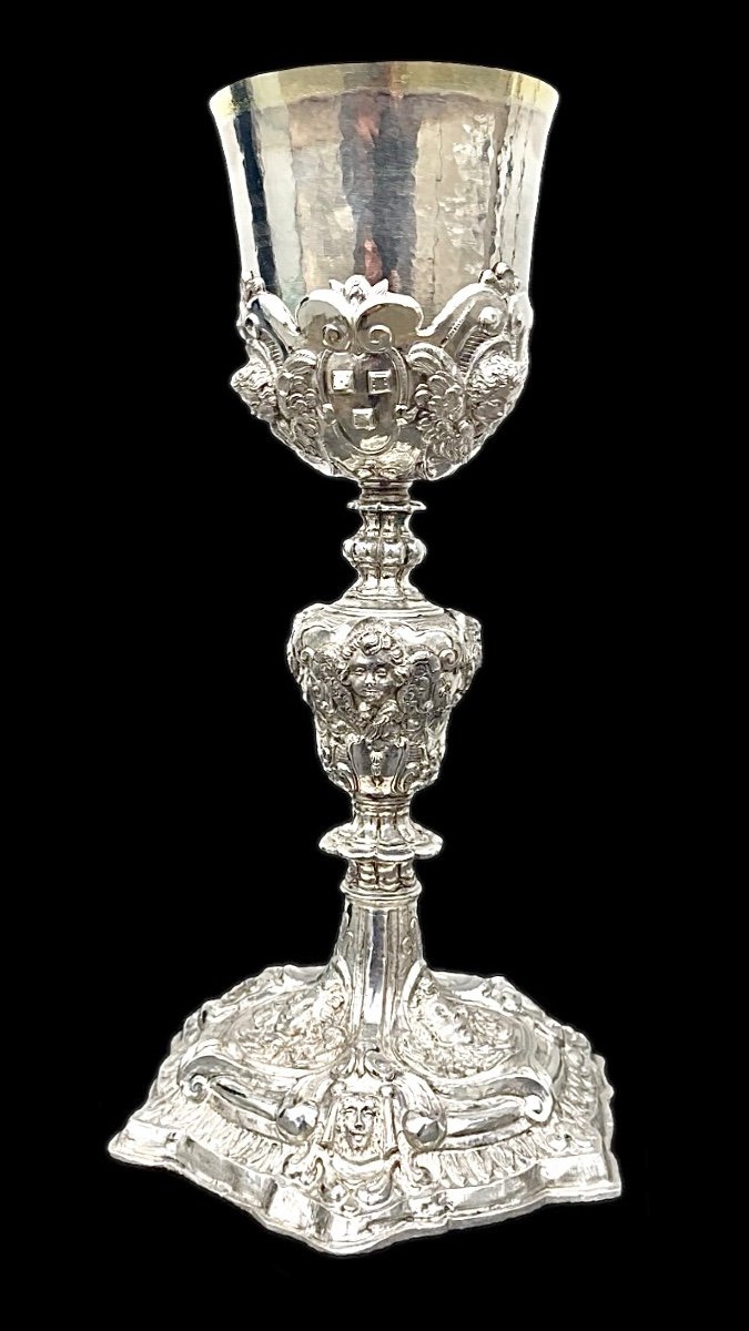 Calice En Argent Repoussé De Motifs Rocailles, Têtes d'Angelots Et Symboles De La Passion 