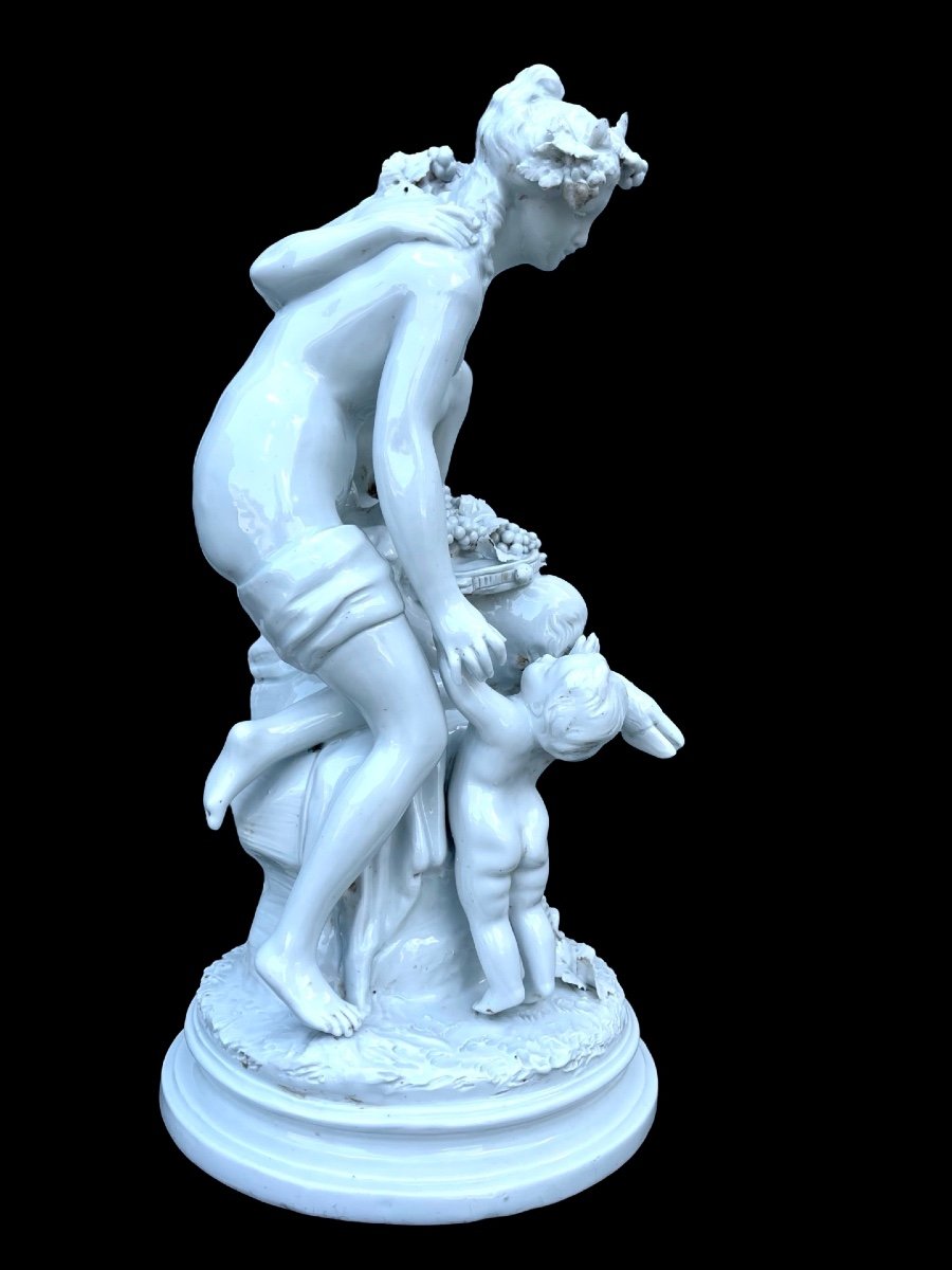 Grand Groupe Sculptural En Porcelaine (rocher Bâtard) Représentant Un Faune Et Une Nymphe -photo-3