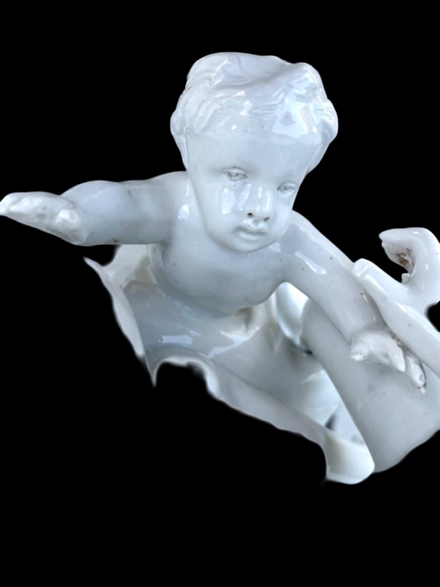 Grand Groupe Sculptural En Porcelaine (rocher Bâtard) Représentant Un Faune Et Une Nymphe -photo-1