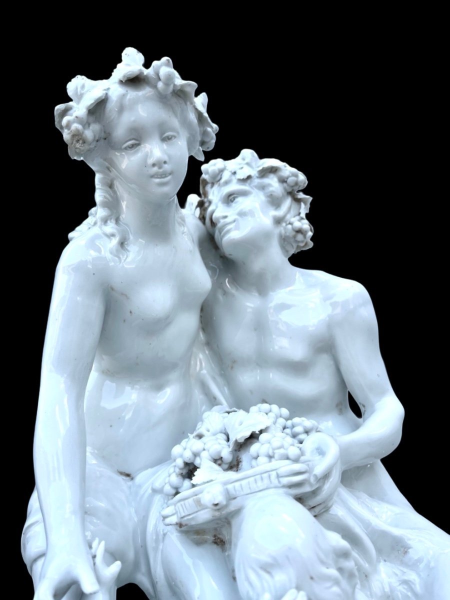 Grand Groupe Sculptural En Porcelaine (rocher Bâtard) Représentant Un Faune Et Une Nymphe -photo-3