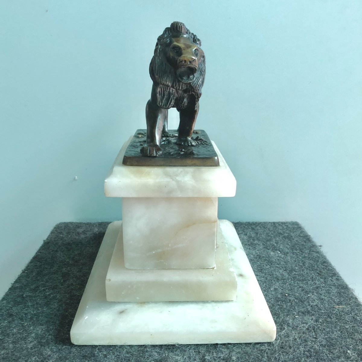 Bronze Lion On Alabaster Base.-photo-3