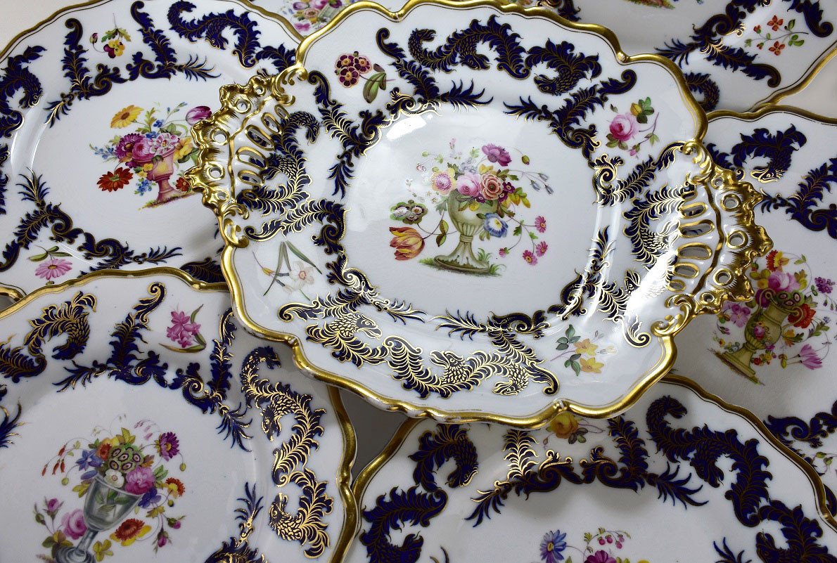 Service En Porcelaine Anglaise. Chamberlain Worcester XIXème