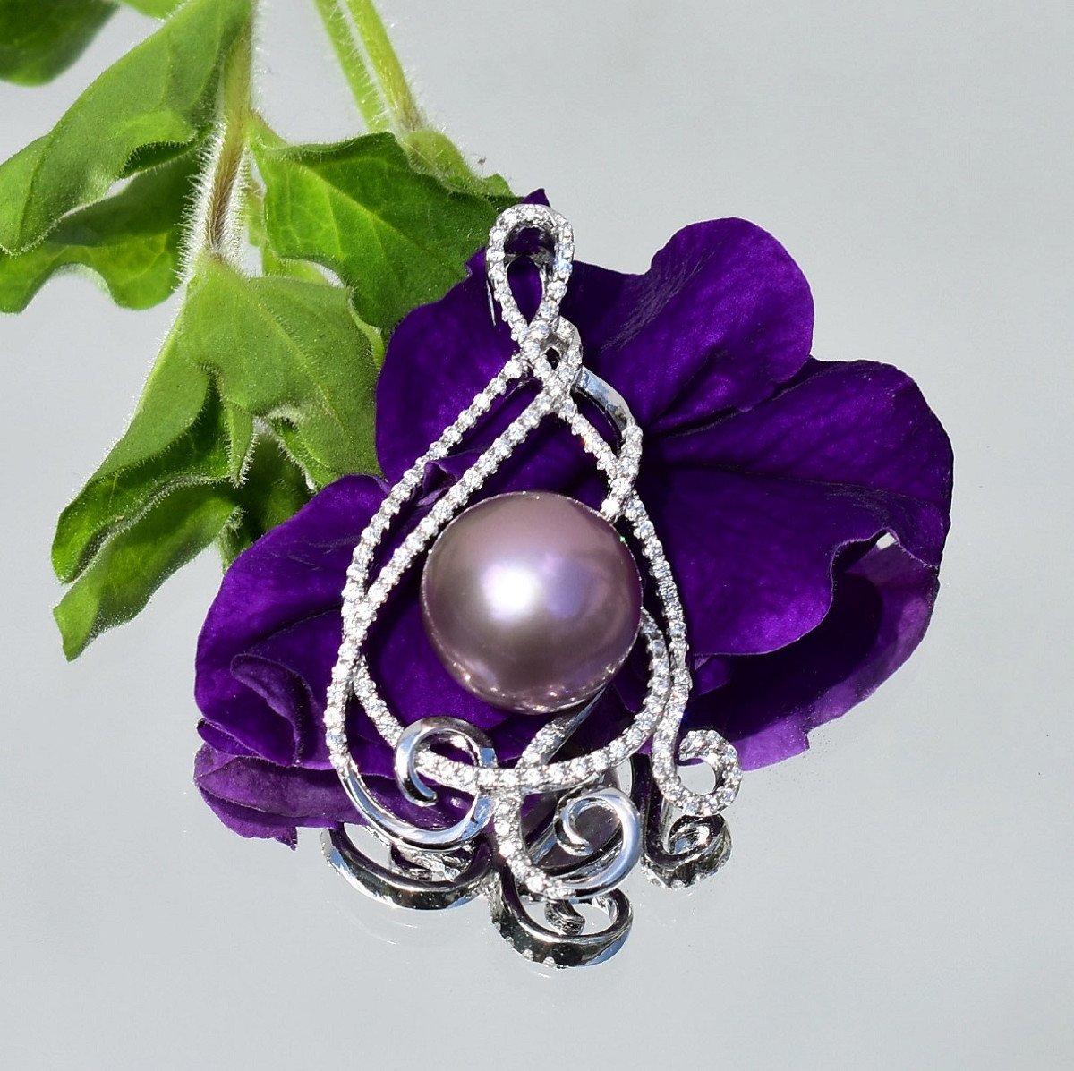 Large Silver And Pearl Pendant-photo-3