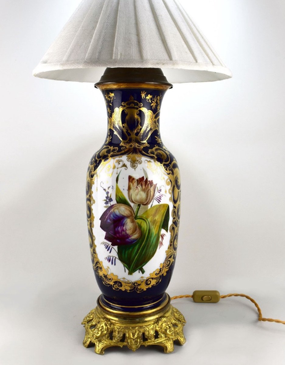 Lampe En Porcelaine De Valentine. XIX ème 