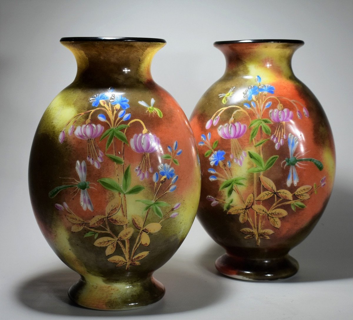 Paire de Vases En Opaline Saint-Louis