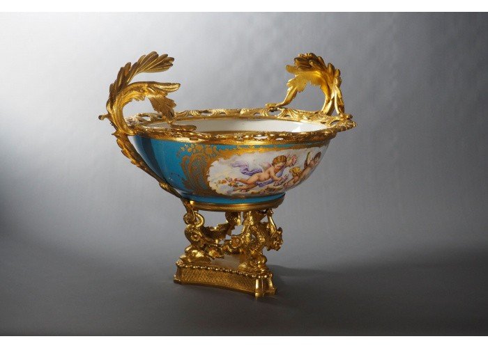 Large Porcelain Cup On Gilt Bronze Frame-photo-4