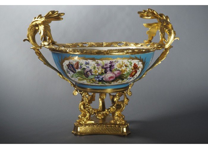 Large Porcelain Cup On Gilt Bronze Frame-photo-1