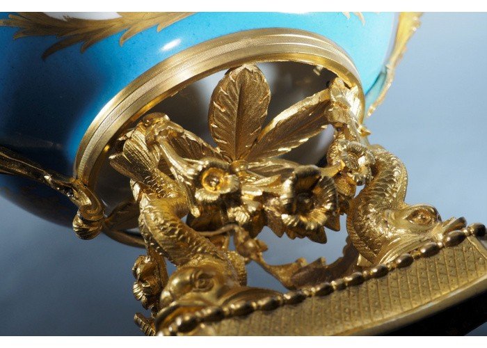 Grande coupe en porcelaine, monture en bronze doré - style SEVRES-photo-7