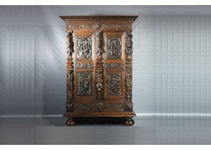 Carved Wood Cabinet - The Return - 17th-photo-2