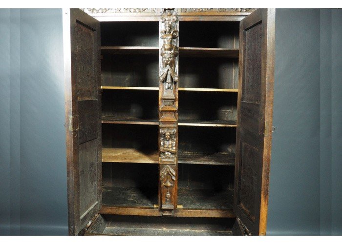 Carved Wood Cabinet - The Return - 17th-photo-1