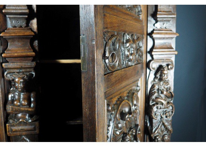 Carved Wood Cabinet - The Return - 17th-photo-3