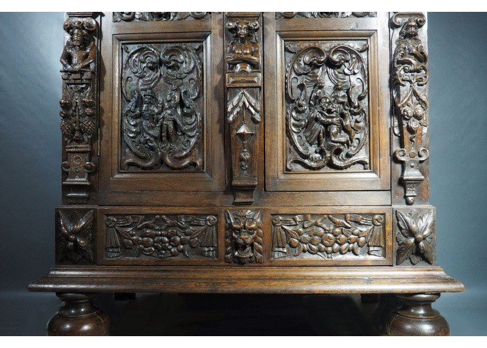 Carved Wood Cabinet - The Return - 17th-photo-6