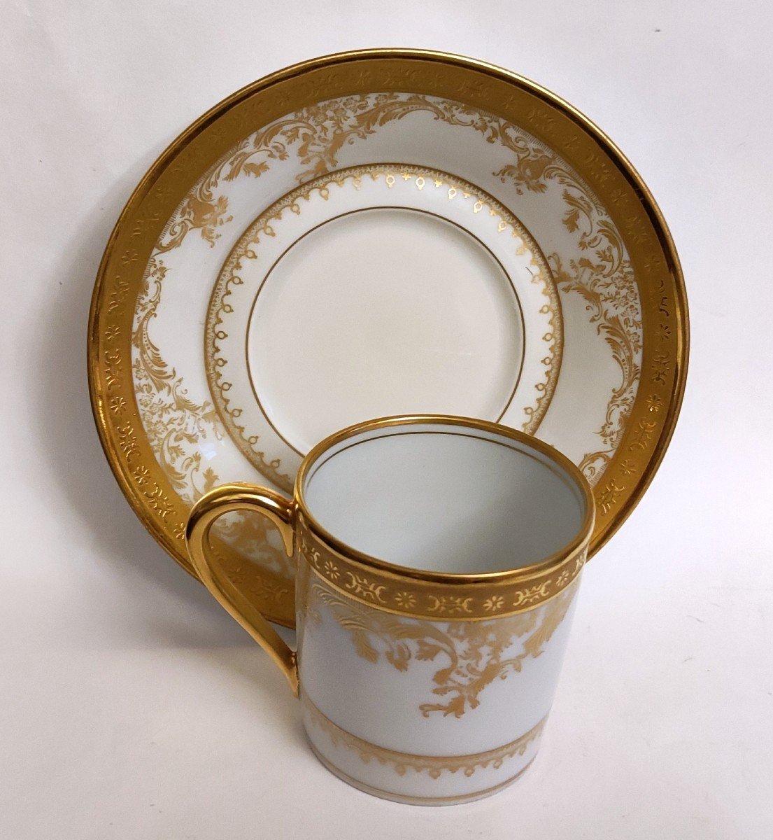 Tasse A Cafe Moka Porcelaine Limoges Haviland Decor Rinceaux Or Fond Blanc-photo-2