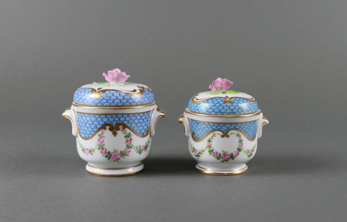 Set Of 4 Paris Porcelain Covered Pots-photo-2