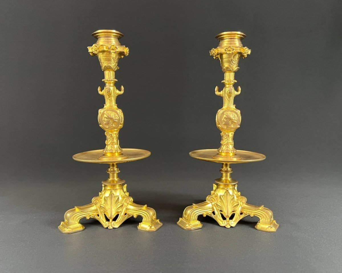 Paire De Bougeoirs Tripodes En Bronze Doré Barbedienne Ferdinand (1810-1892) 