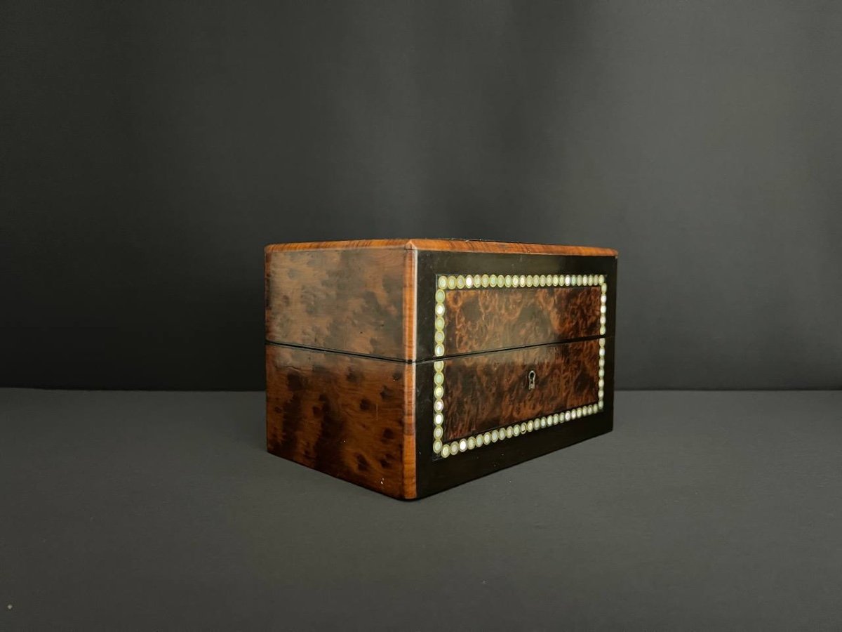 Rectangular Mahogany Veneer Jewelry Box-photo-3