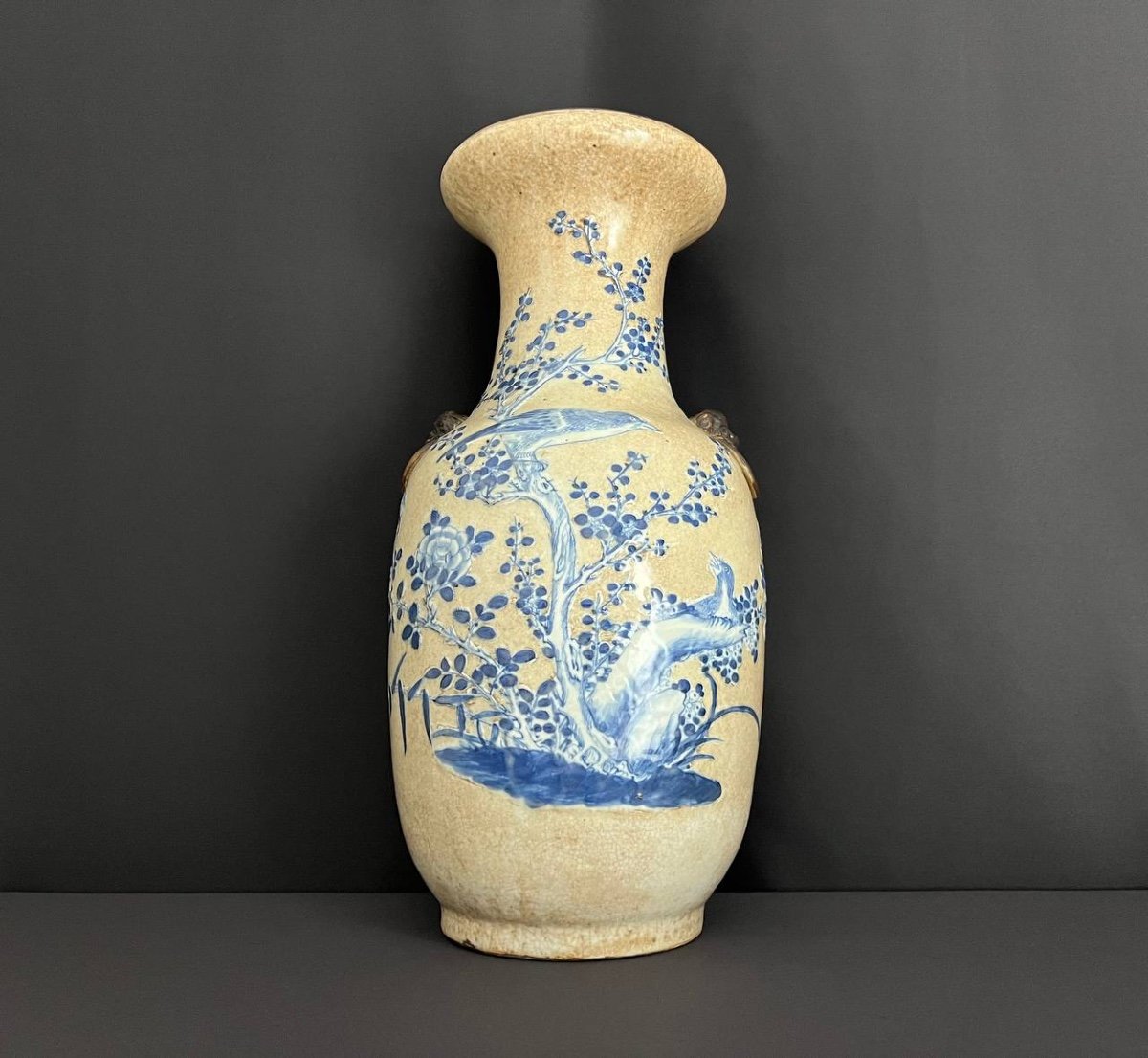 Chine. Nankin. Vase à Décor En Relief d'Oiseaux-photo-2