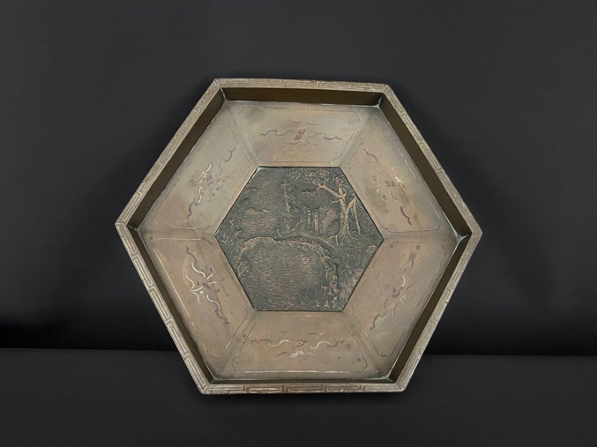 China. Octagonal Bronze Tray With Silver Inlaid Decoration.-photo-5