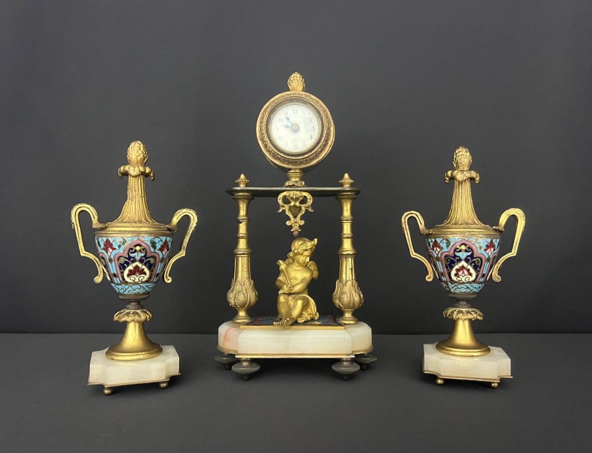 Garniture De Cheminée En Onyx, Bronze Et émail Cloisonné 