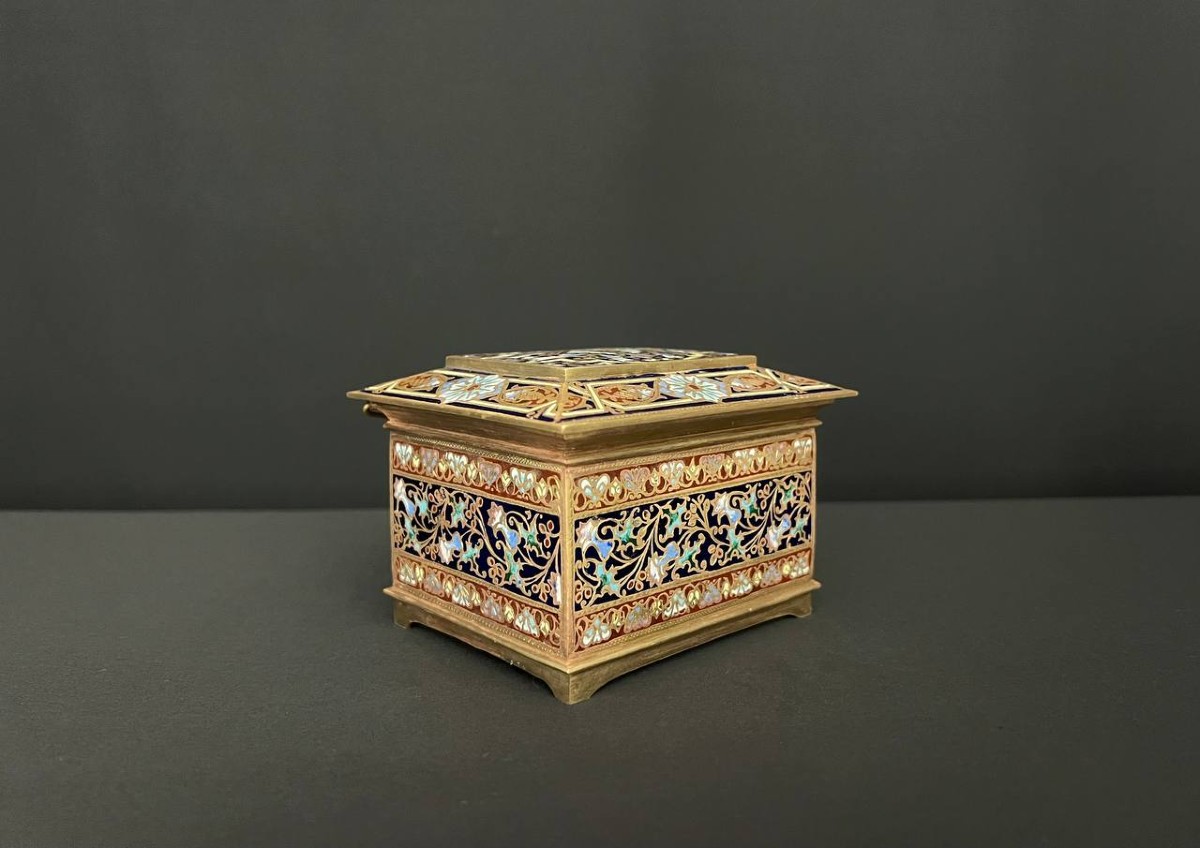 Magnificent Box In Gilded Brass And Cloisonné Enamel