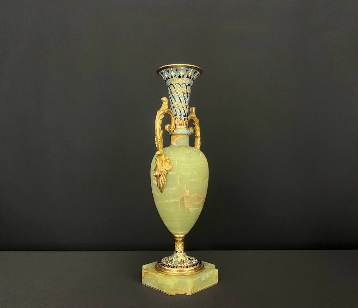 Elegant Vase In Onyx And Gilded Bronze, Cloisonné Decoration -photo-4