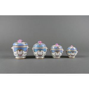 Suite De 4 Pots Couverts En Porcelaine De Paris