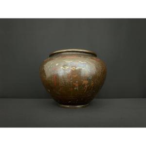 South China Or Vietnam. Bronze Vase With Metal Inlaid Decoration. 19th Century.