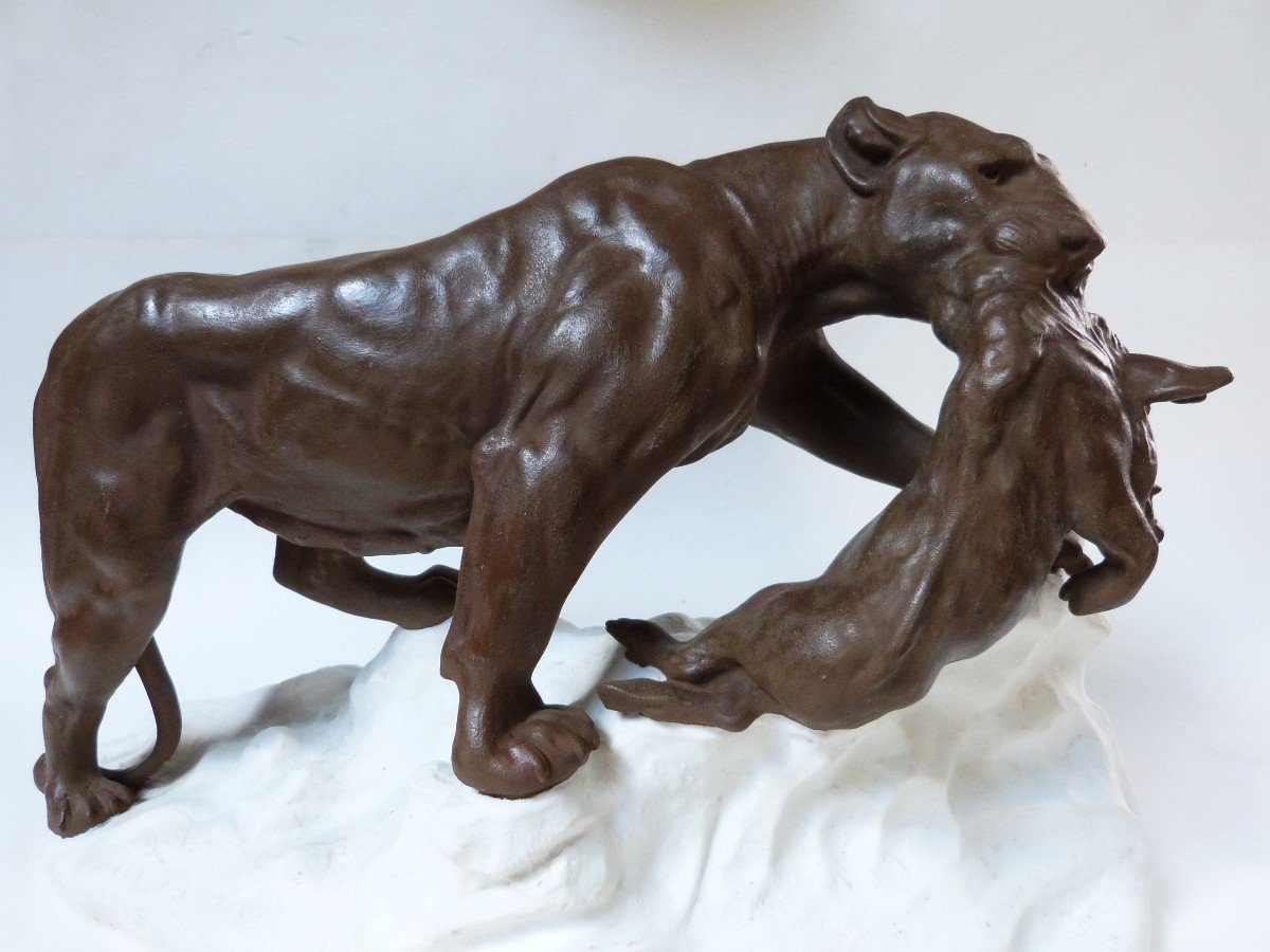 Clovis Edmond Masson Lionne Biscuit De Porcelaine Sèvres Patine Bronze