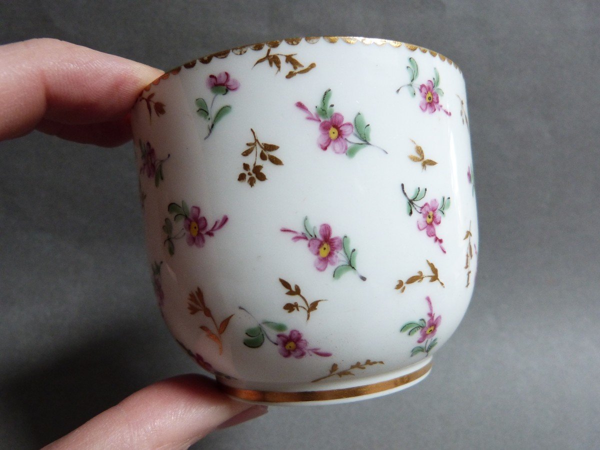 Sèvres 1789 Sophie Binet Peintre Pot Ou Petite Jardinière En Porcelaine à Décor De Fleurs -photo-3