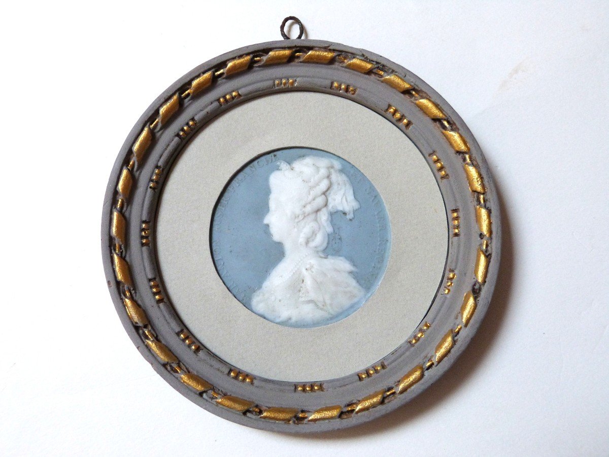 Sèvres Porcelain Biscuit Medallion Profile Of Marie Antoinette By Duvivier 