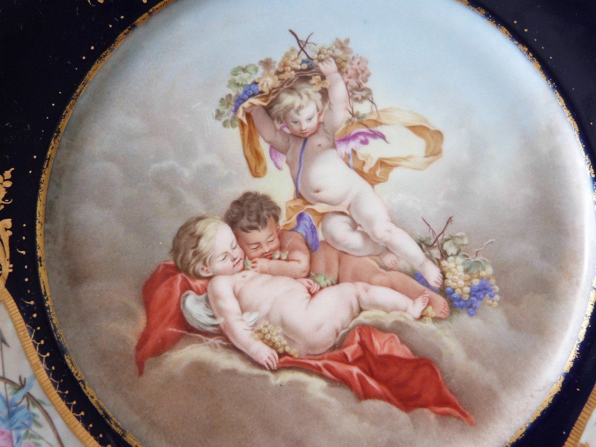 Pair Of Paris Porcelain Plates, Sèvres Style, 19th Century, Decorated With Cupids-photo-3