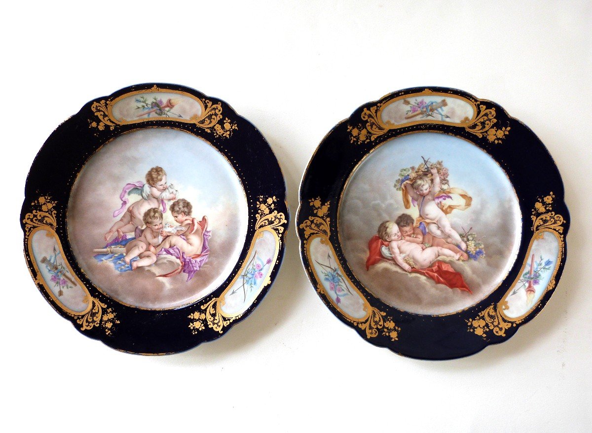 Pair Of Paris Porcelain Plates, Sèvres Style, 19th Century, Decorated With Cupids