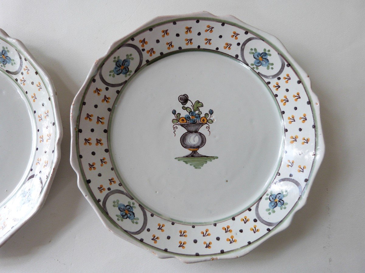 Pair Of 18th Century Plates In Nevers Or La Rochelle Earthenware-photo-2