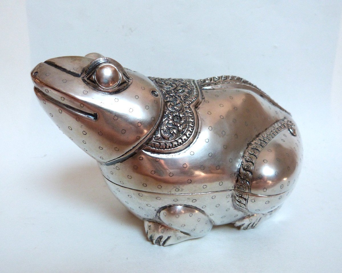 Cambodia Large Rare Solid Silver Betel Box Frog Shape 