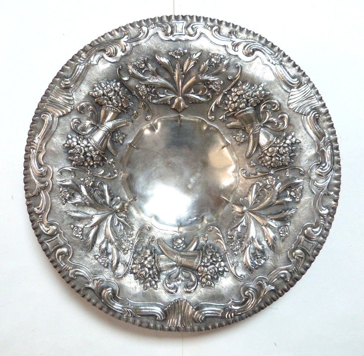 Very Large Ornamental Plate In Solid Silver Romania Early 20th Century 