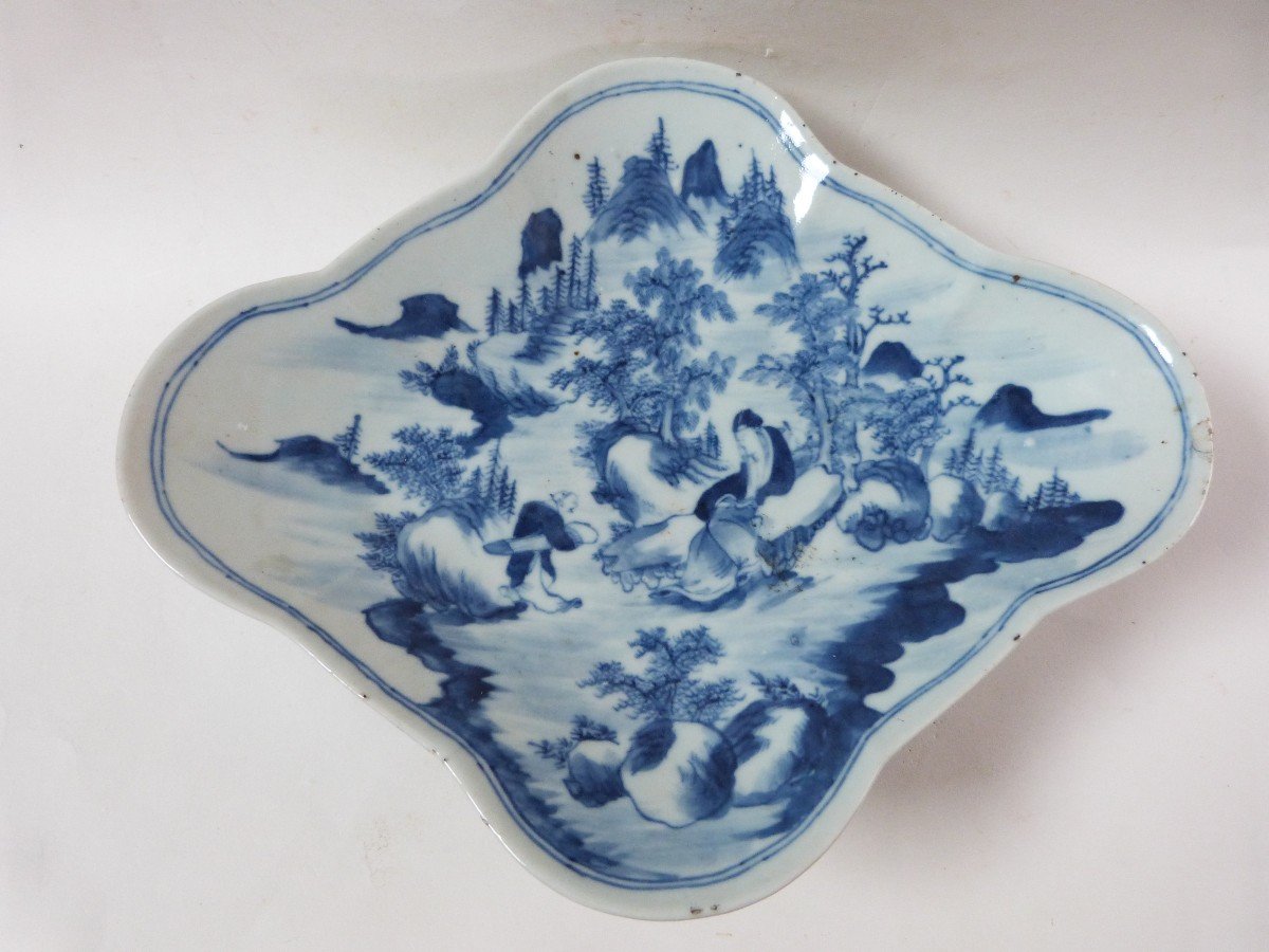 Coupe Sur Pied En Porcelaine De Chine XIXeme Décor Blanc Bleu 