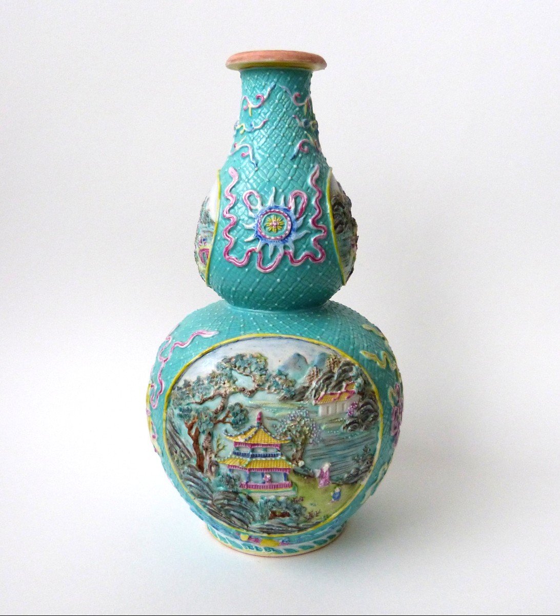 20th Century Chinese Porcelain Vase With Relief Decor 