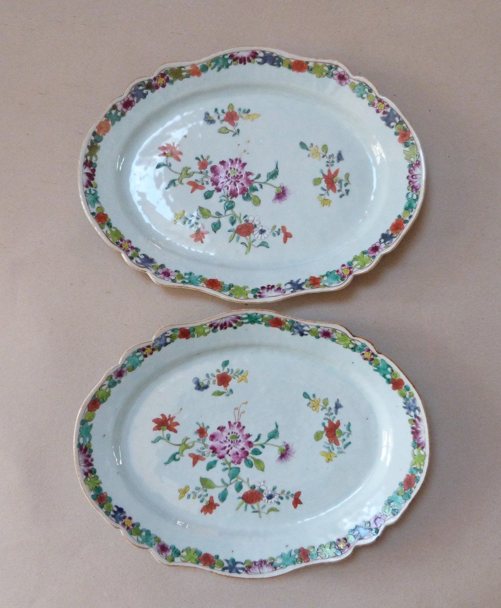 Pair Of 18th Century Chinese Porcelain Dishes, Compagnie Des Indes, Famille Rose