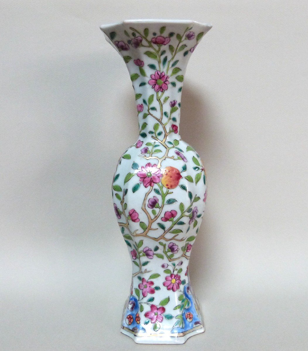 Vase En Porcelaine De Chine XVIIIeme Dynastie Qing Décor Pêches Et Grenades -photo-1