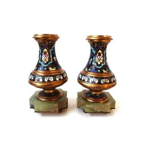 Paire De Vases En Bronze Doré Et émail Cloisonné Socle Onyx Style Barbedienne 