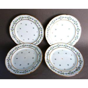 Set Of 18th Century Paris Porcelain Plates With Barbeaux Decor (clignancourt)